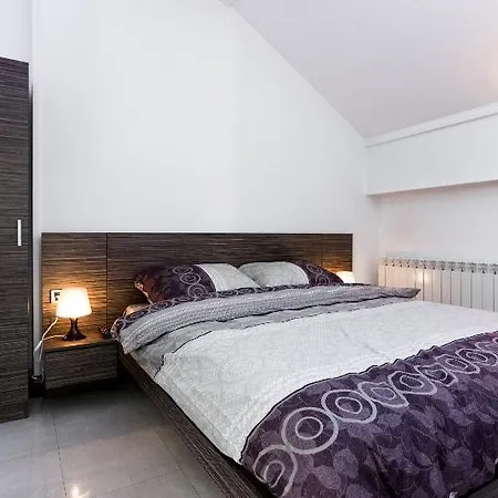 Central Park Apartment *